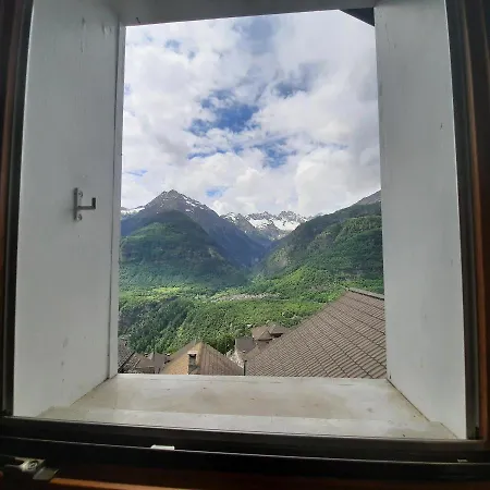 Santorini By Quokka 360 - Blue Curtains In The Alps Apartment *